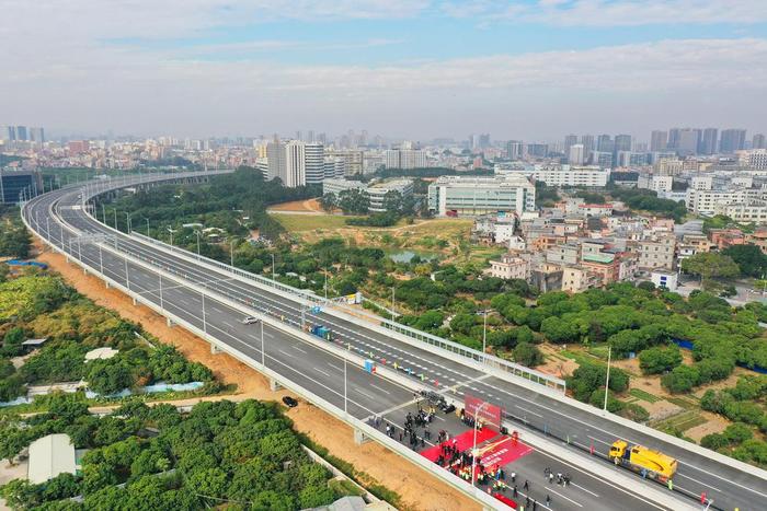 其中,莞番高速一期,二期工程分别于2019年和2021年建成通车,莞番高速