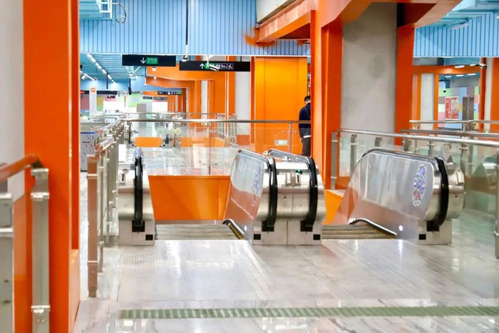 七号线二期裕丰围站站厅（梁健俊 摄）