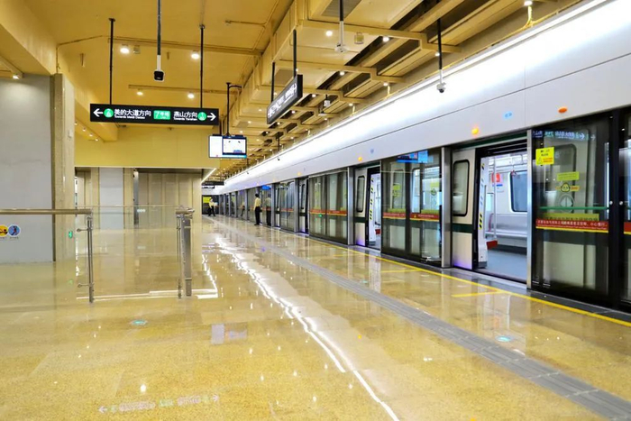 七号线二期长洲站站台（梁健俊 摄）