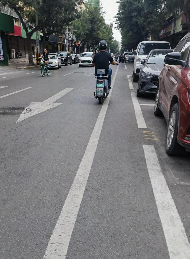 图：网友“道义自在肩”摄