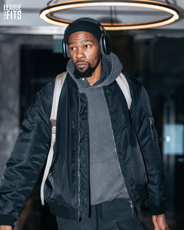 黄蜂vs太阳# #nba你我皆主角# #杜兰特#除了鞋,其他还真差不多.