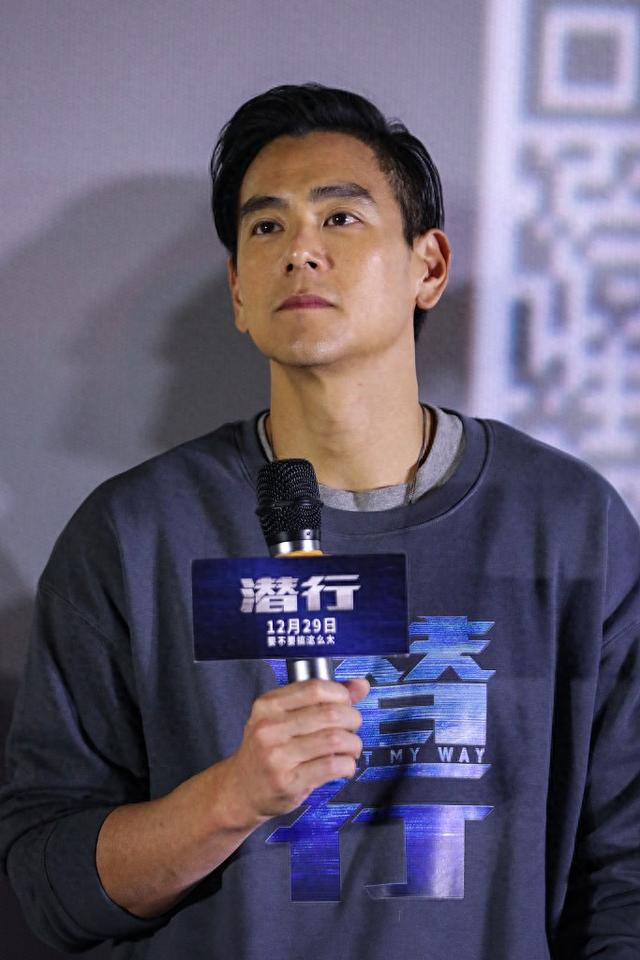 2023年12月26日，沈阳，彭于晏出席电影《潜行》路演活动。（图源 视觉中国）