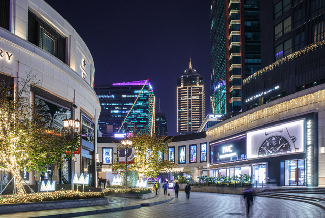 "上海南京西路商圈全新彩灯璀璨登场|彩灯|商圈|夜景_新浪新闻