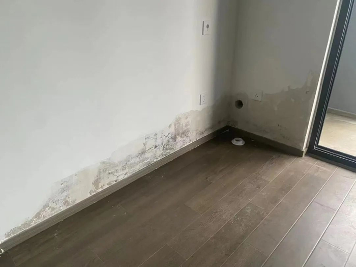 悦城小区房屋发霉。