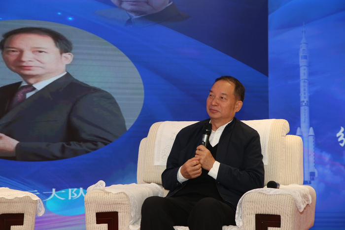 图为申行运大队长