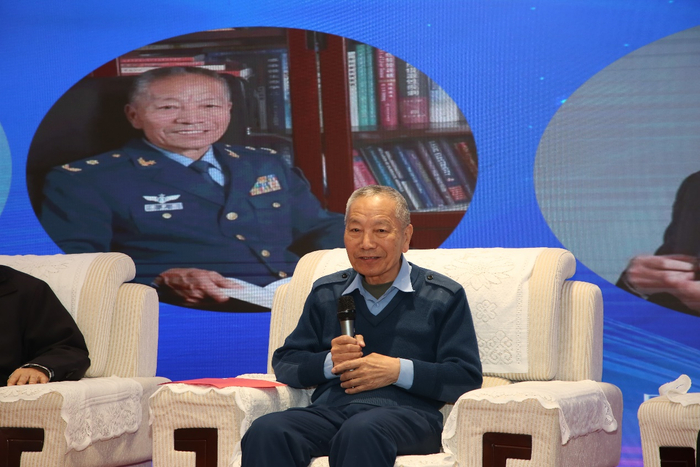 图为俞梦孙院士