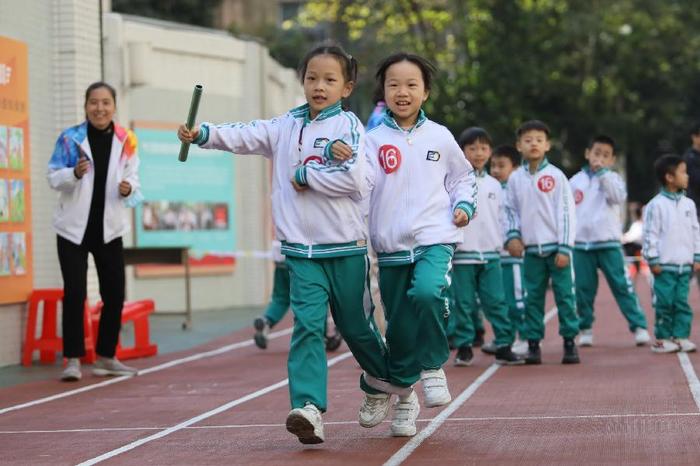 东风东路小学对口中学图片