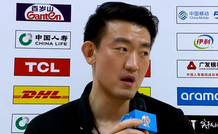 丁伟竖大拇指,赵继伟不满,闫军引争议|cba|裁判|闫军_新浪新闻