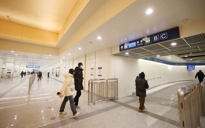 太阳宫站是地铁17号线目前唯一的换乘站，与10号线换乘的步行时间在三四分钟。新京报记者 王贵彬 摄