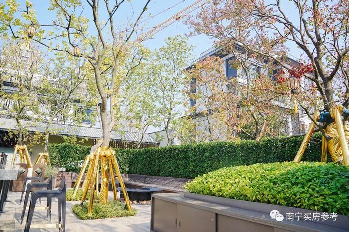 ▲新希望·锦官府叠院区实景呈现（南宁晚报 覃祖稳/摄）