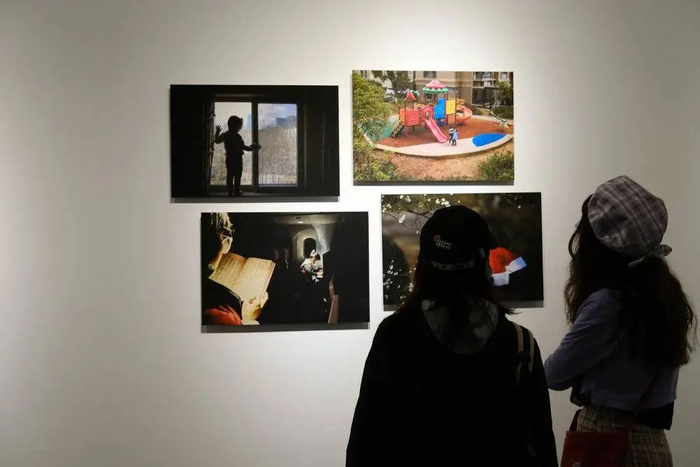 大学城，关于疫情的回顾展。