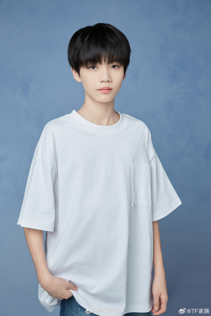 TF家族四代练习生2024全新公式照!|汪浚熙|官俊臣|智恩涵|张仲语|张桂源_新浪新闻