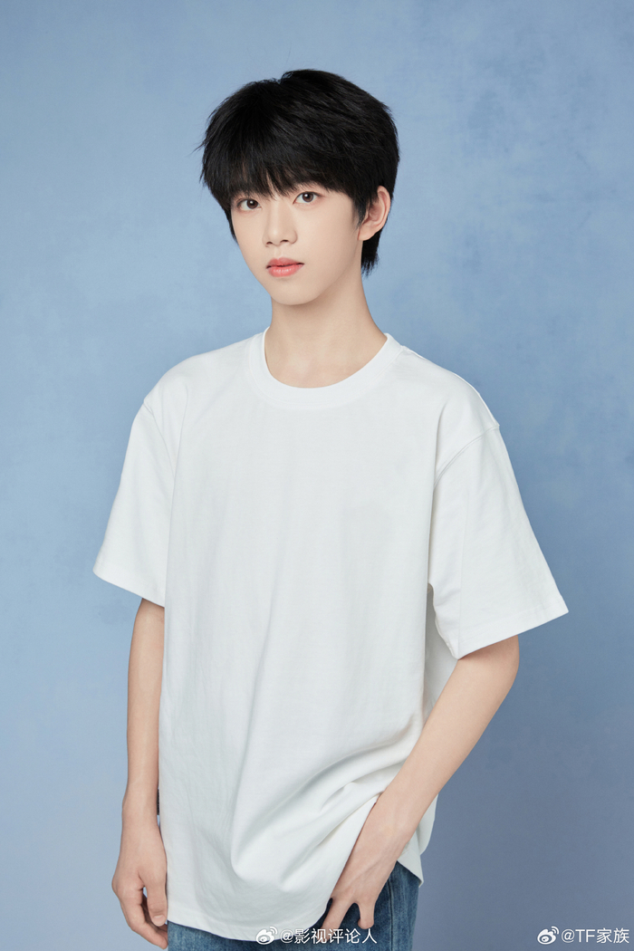 TF家族四代练习生2024全新公式照!|汪浚熙|官俊臣|智恩涵|张仲语|张桂源_新浪新闻
