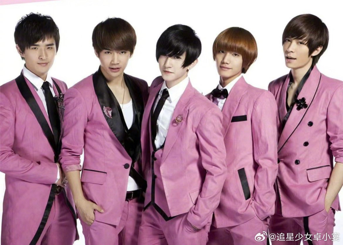 你永远可以相信初代男团的舞蹈实力……|男团_新浪新闻