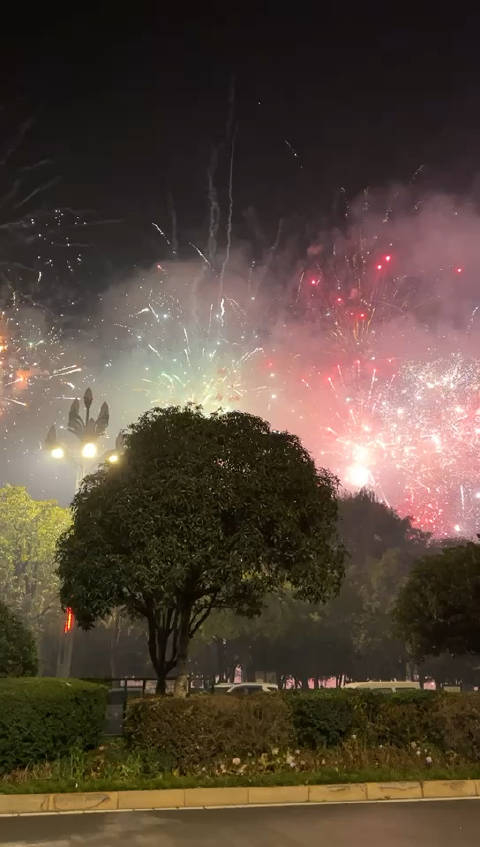 丽江跨年夜的烟花