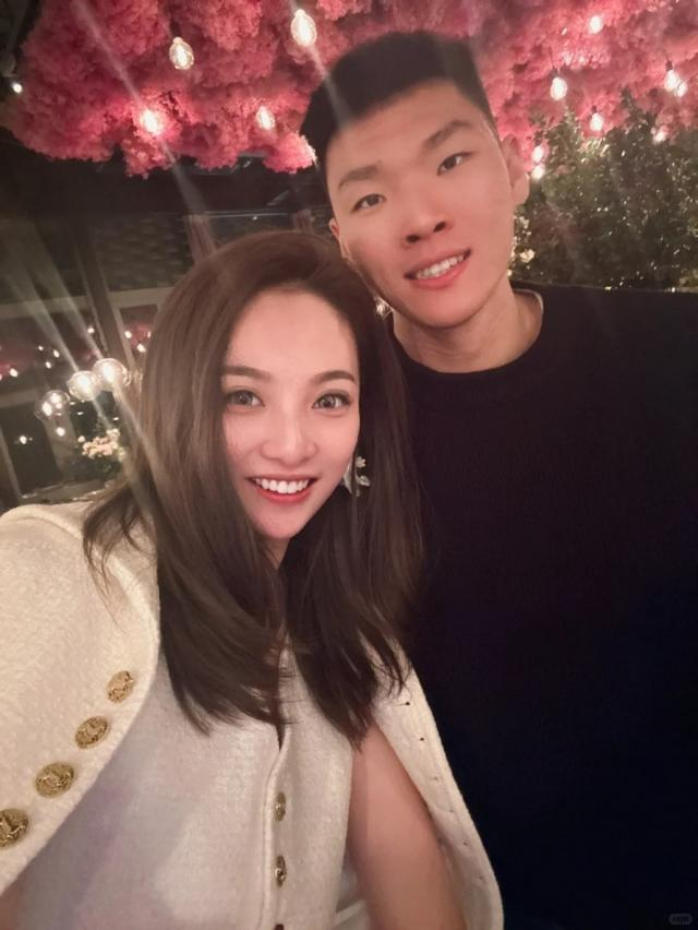 范子铭女友晒合照:202492|范子铭|北京男篮_新浪新闻