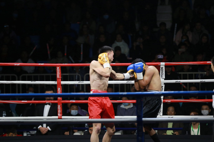 徐灿准确命中对手。