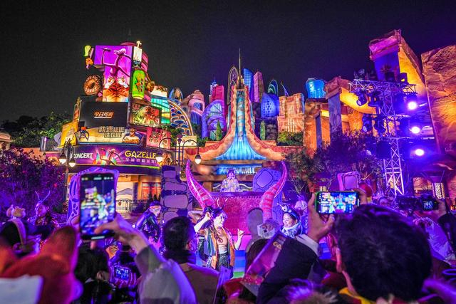 上海迪士尼夜景 武亦彬/摄