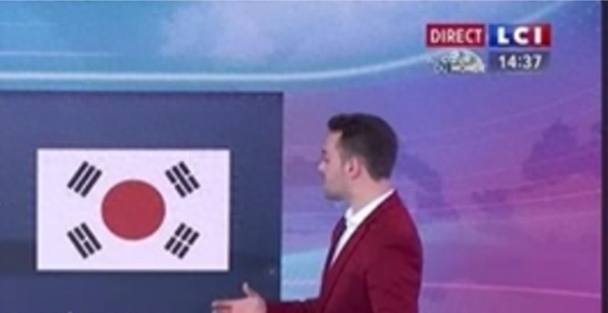 法国LCI电视台12月31日在新闻节目中播出错误的韩国国旗图 图源：法国LCI电视台YouTube频道