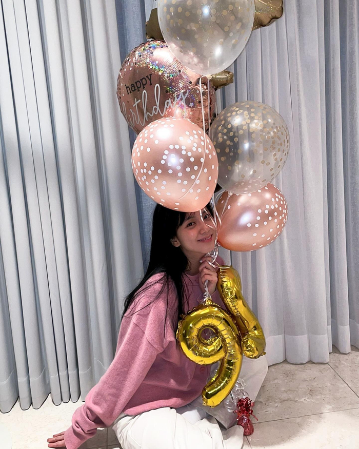 曝光29岁生日新照!生快|金智秀|jisoo_新浪新闻