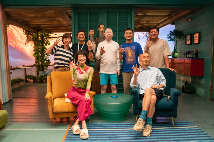 《非诚勿扰3》杀青照 郜昂（后排右二）