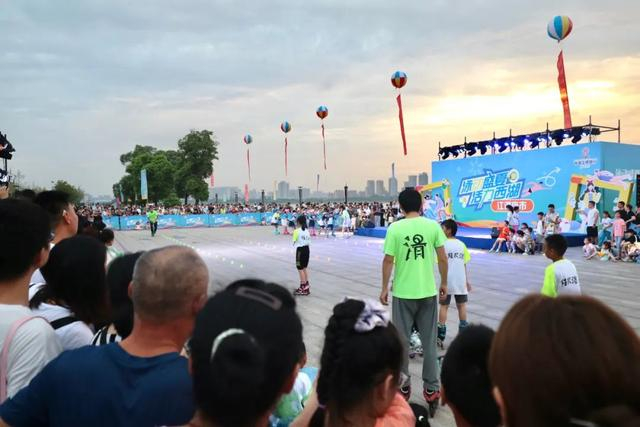 西湖区“泳动盛夏 活力西湖”系列活动。毛旭辉/摄