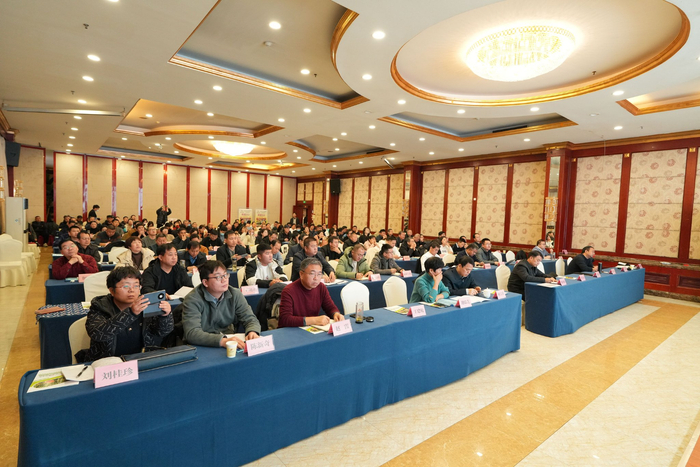 1月3日，玉米密植滴灌精准调控技术培训会在河南省郑州市举办。受访者供图