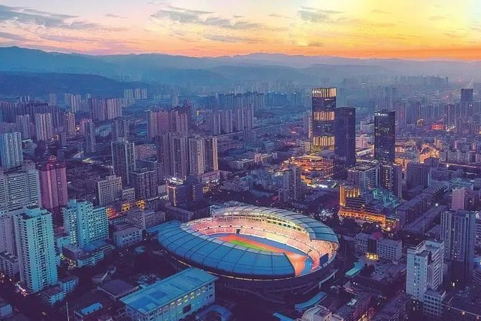 七里河体育场全景。