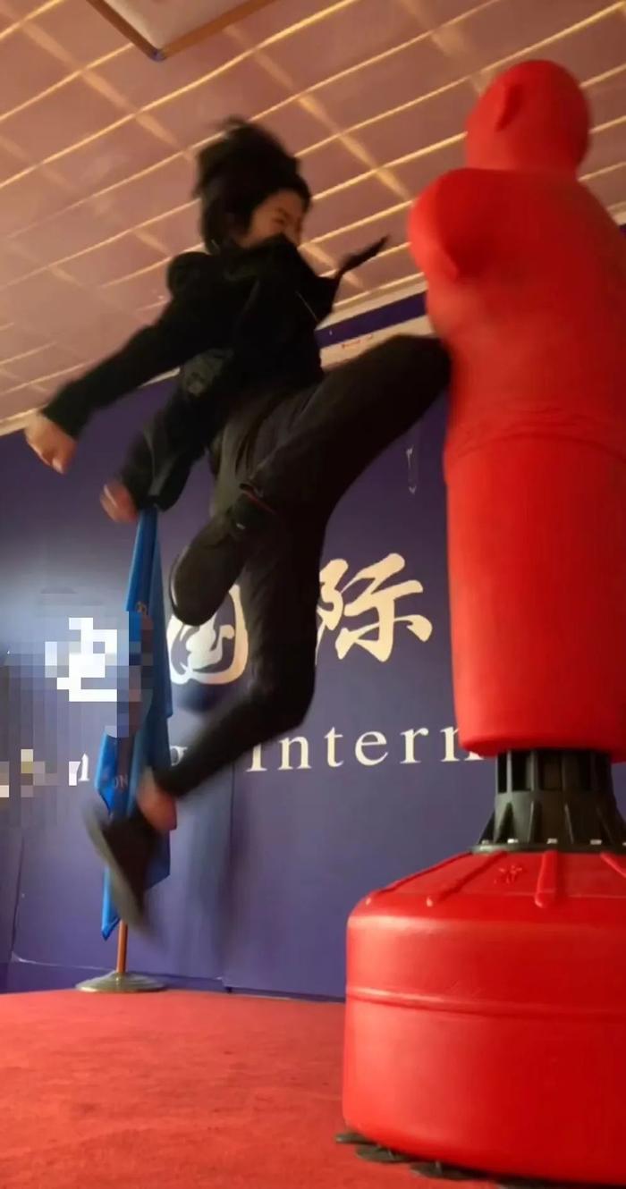 图释:李佳燕训练照