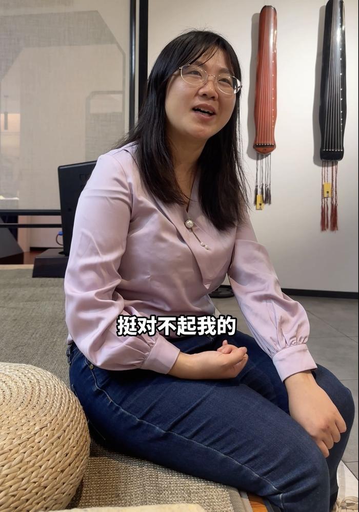 从港大退学再读北大被霸凌的女状元刘丁宁,现在怎么样了?