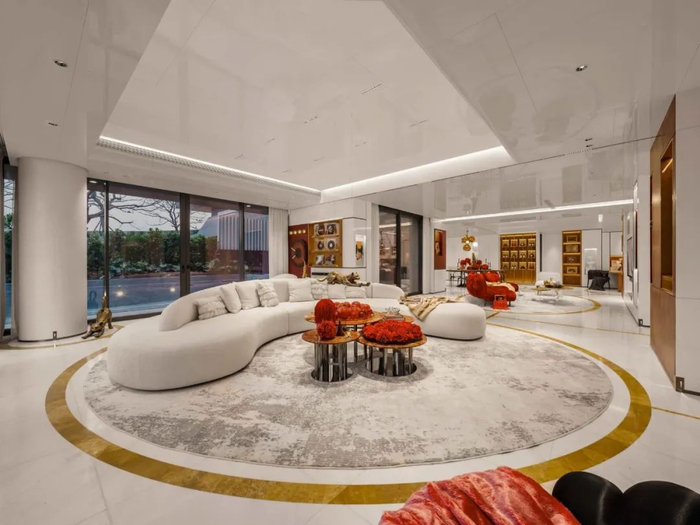 ▲由杜文彪操刀的塔希提三叠别墅样板间实景