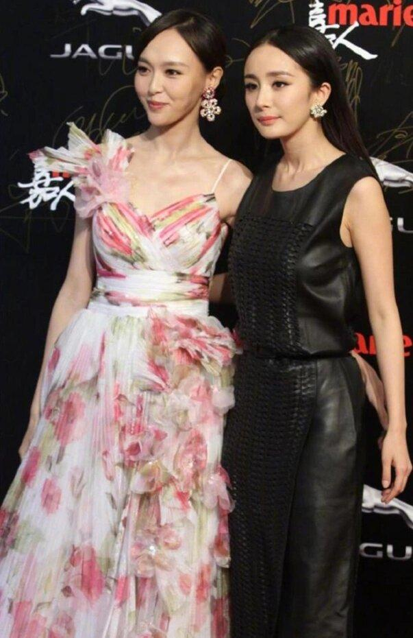 离婚的穿黑裙化烟熏妆,已婚的穿花裙好幸福|穿搭|唐嫣|杨幂_新浪新闻