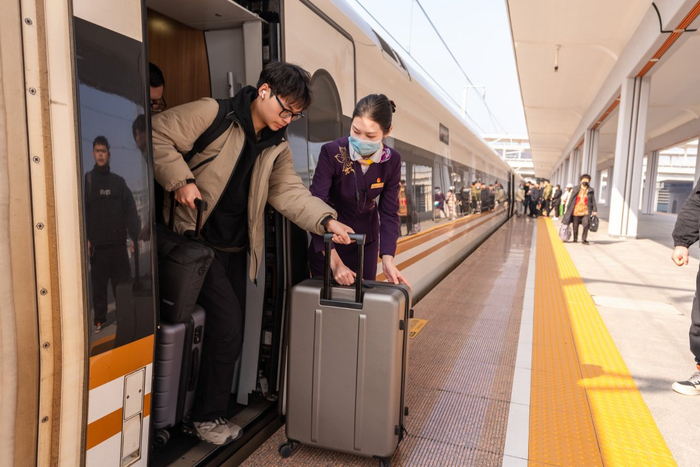 旅客下车 受访者供图