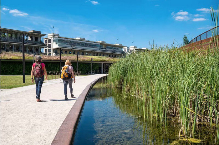 为支持巴黎申办的2024年奥运会，奥特伊区修建了一条长距离徒步旅行路线