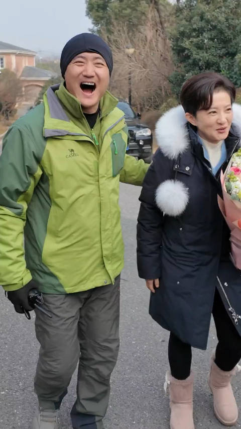 叶静金铭同框,这两位可是跟着80后一起成长起来的童星……_手机新浪网