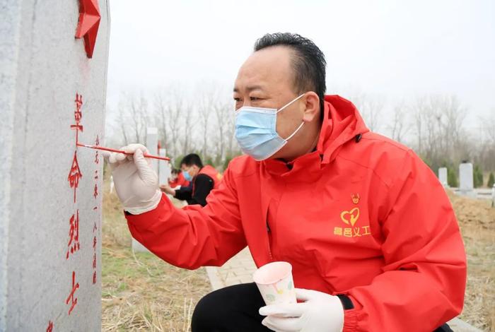 一聲我在這裡給您跪下了讓郝光委員至今難以釋懷