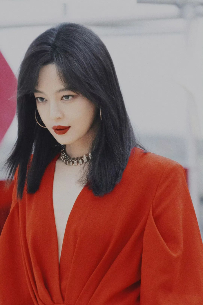 辛芷蕾:拯救圆脸教科书|教科书|圆脸|辛芷蕾_新浪新闻