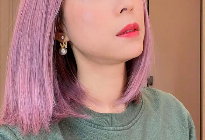 面对网暴黄谣,我们不要退缩,更不能屈服,只要上前走一点点,就会离光明