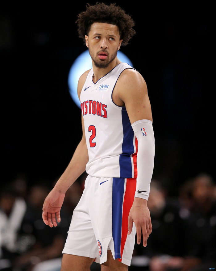 队记:康宁汉姆明日因左膝扭伤缺席国王|国王|康宁汉姆|扭伤_新浪新闻