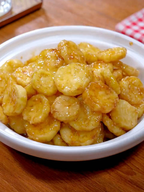 锅包茄子这样做大人孩子都喜欢