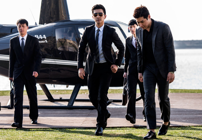 改革开放以来，中国经历了高速发展的四十年，中国企业“唯快不败”。（图/《鸡毛飞上天》）