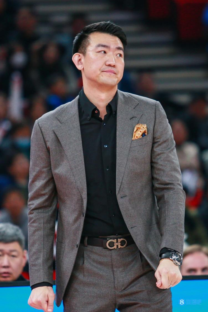 王博:只能通过多人的轮转 去弥补人员方面的伤停|王博|浙江广厦_新浪