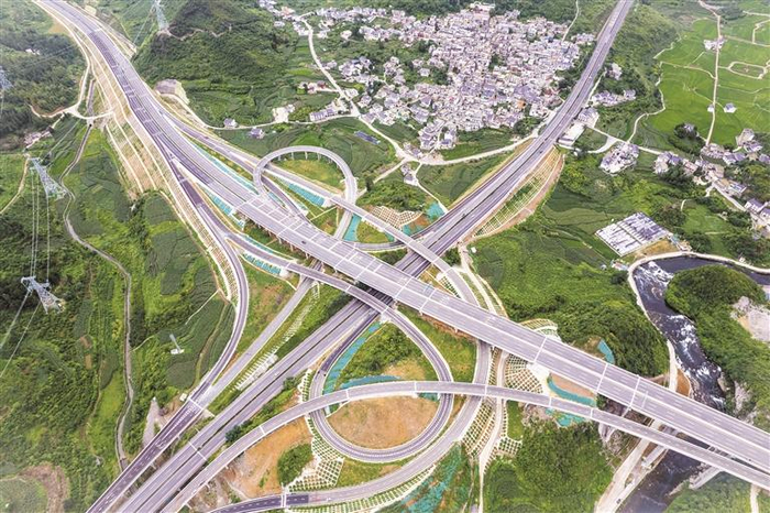 贵金高速航拍图。（贵州贵金高速公路有限公司供图）