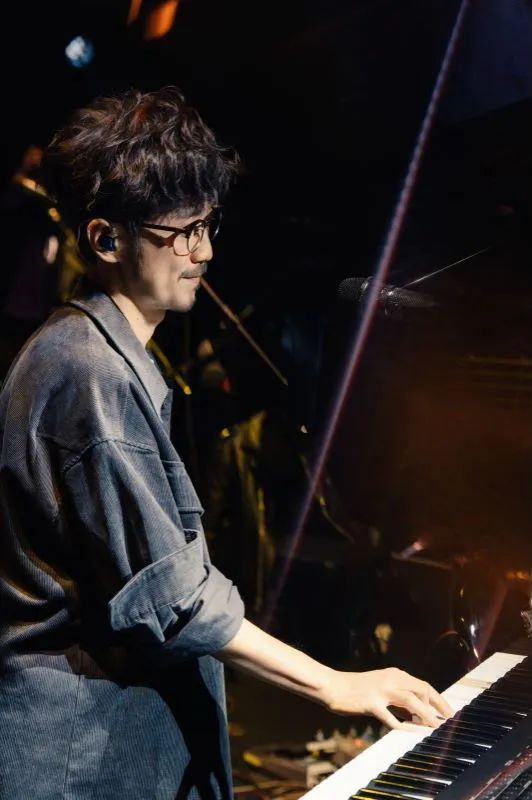 现阶段，周传雄喜欢自在而舒服的状态。（图 / 由被访者提供）