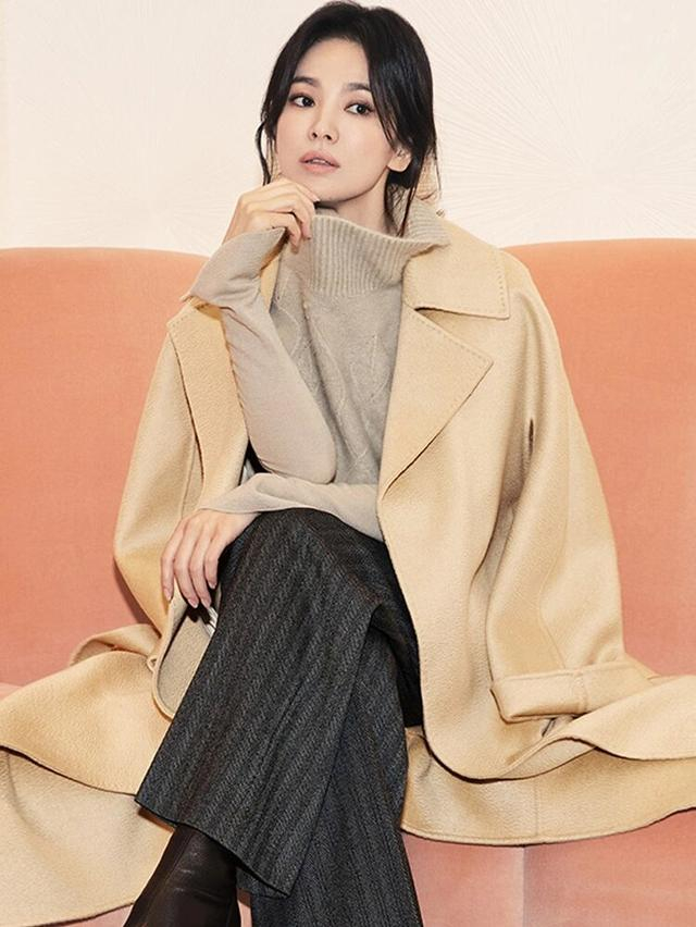 161的宋慧乔又带火了一种新穿法长款大衣阔腿裤显高又洋气