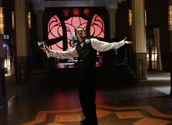 小时候在家跳舞,把地板都跳烂了,被老师罚站,都能在教室后面摇摆起来.