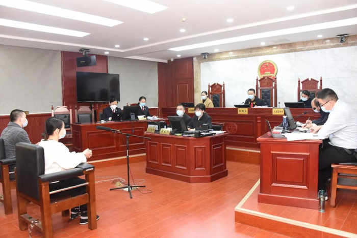 2023年10月24日，法院对熊某、王某诈骗案开庭审理。