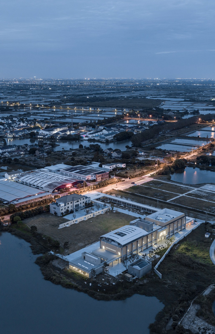 苏州相城区阳澄湖镇大闸蟹文化园 / 九城都市