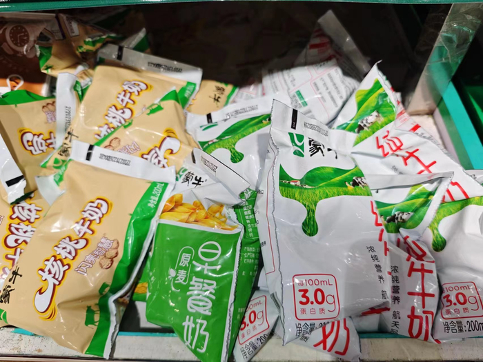 百利包包装牛奶。 新京报首席记者 郭铁 摄