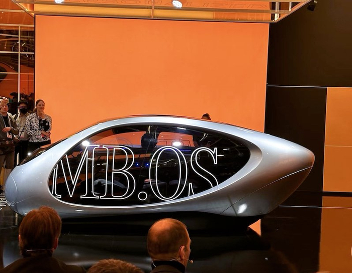 奔驰MB.OS系统打造的数字交互体验，让出行更智慧便捷。 邢磊｜摄影